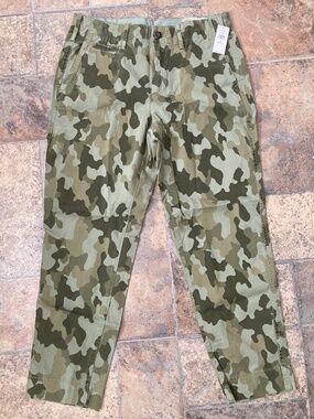 Gap Camo Straight Leg Khakis 2P